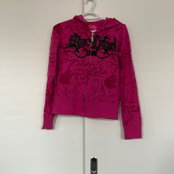 Black label - Picture 1 of 2